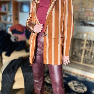 Beautiful fitted jacket totally lined, brand new